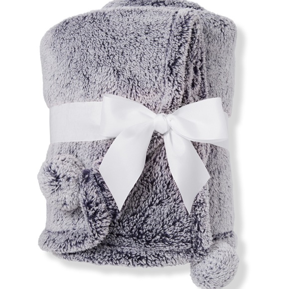 Luxury Bath Robe or Throw Blanket Super Soft Gift Wrapped in a Bow - Picture 3 of 7